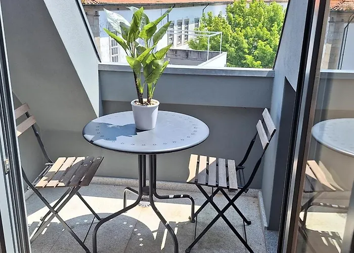 Fontainhas Sunny Rooftop With Balcony