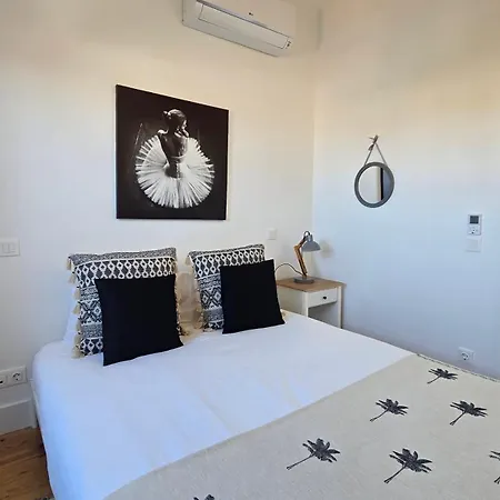 Fontainhas Sunny Rooftop With Balcony Апартаменты
