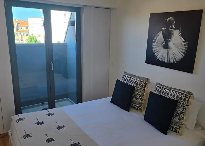 Fontainhas Sunny Rooftop With Balcony *