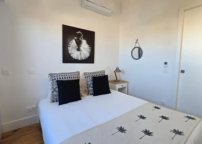 Fontainhas Sunny Rooftop With Balcony Апартаменты