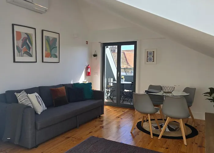 Апартаменты Fontainhas Sunny Rooftop With Balcony