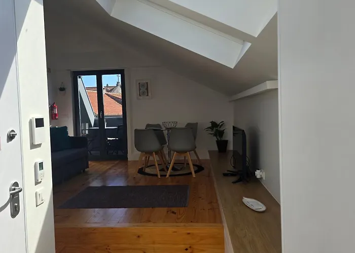 Апартаменты Fontainhas Sunny Rooftop With Balcony *