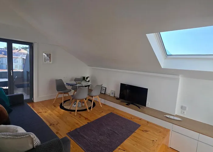 Апартаменты Fontainhas Sunny Rooftop With Balcony