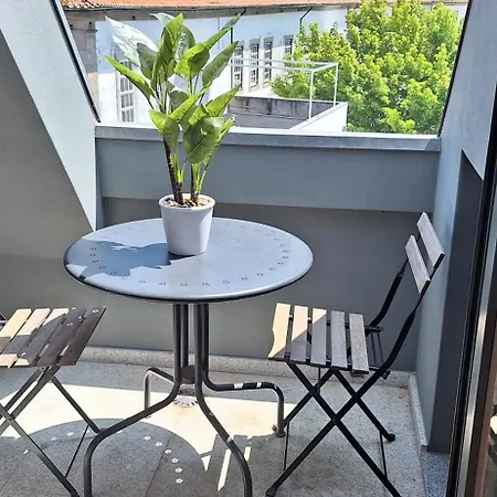 Fontainhas Sunny Rooftop With Balcony