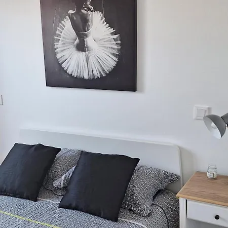 Apartment Fontainhas Sunny Rooftop With Balcony *